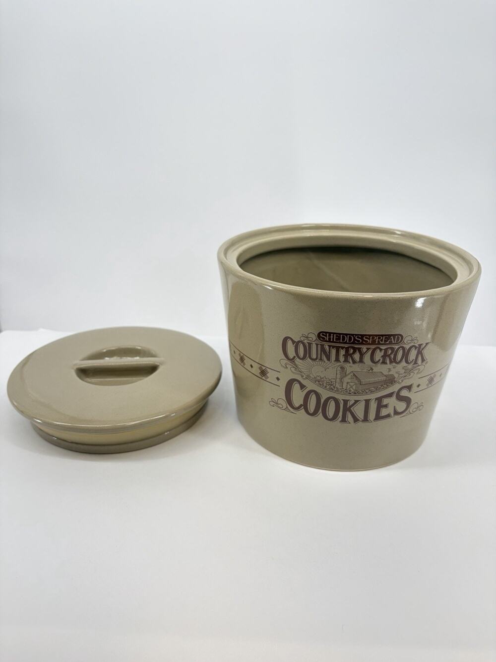 Vintage Shedd's Spread Country Crock Ceramic 8” Diameter Cookie Jar W/ Lid,
